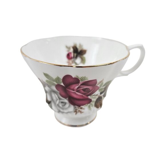 Royal Albert Bone China England Rose Design Tea Cup Saucer Set Gold Trim - Picture 5 of 11